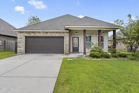 861 Reunion Place Cir, Biloxi, MS 39532