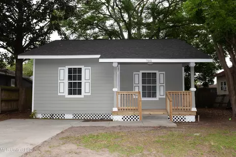 705 Lafayette Ave, Pascagoula, MS 39567