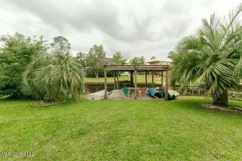 Exterior - 6093 Apache Dr, Kiln, MS 39556 photo 2 of 7