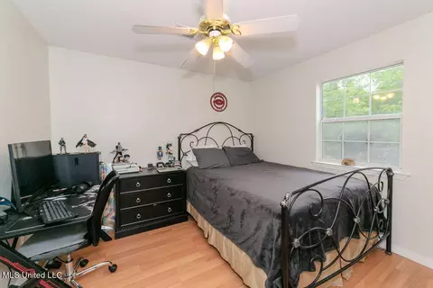 Bedroom - 6093 Apache Dr, Kiln, MS 39556 photo 2 of 3