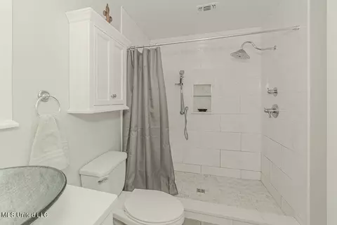 Bath - 6093 Apache Dr, Kiln, MS 39556 photo 1 of 2