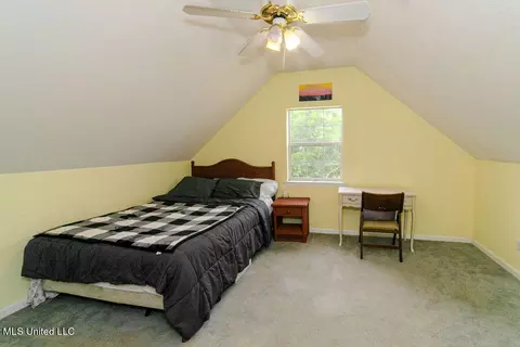 Bedroom - 6093 Apache Dr, Kiln, MS 39556 photo 3 of 3