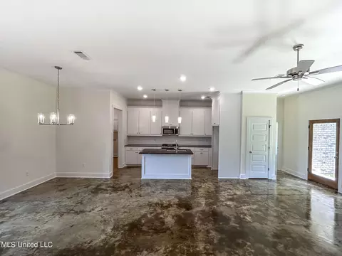 Living - 933 Riverside Ln, Pearl, MS 39208 photo 3 of 3