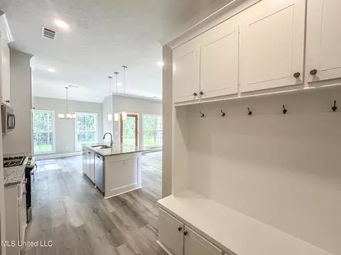 931 Riverside Ln, Pearl, MS 39208 photo 9