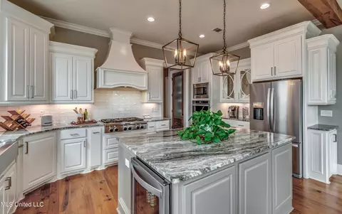 Kitchen - 1436 Ruby Pointe Pointe, Flowood, MS 39232 photo 8 of 9