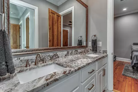 Bath - 1436 Ruby Pointe Pointe, Flowood, MS 39232 photo 6 of 10