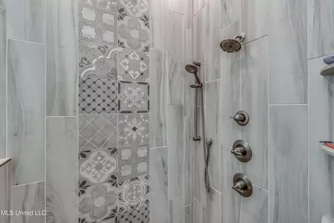 Bath - 1436 Ruby Pointe Pointe, Flowood, MS 39232 photo 2 of 10