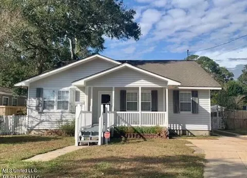 393 Rodeo Dr, Biloxi, MS 39531