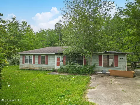 16203 Crestview Dr, Gulfport, MS 39503