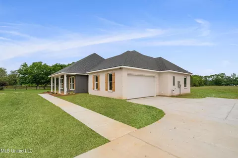 Exterior - 5 S Caesar Dr, Carriere, MS 39426 photo 6 of 13