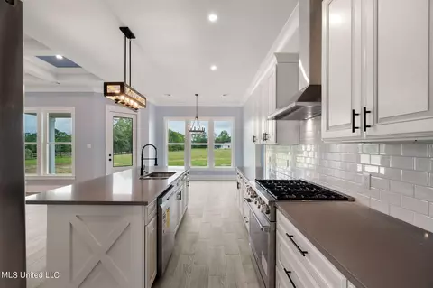 Kitchen - 5 S Caesar Dr, Carriere, MS 39426 photo 7 of 7