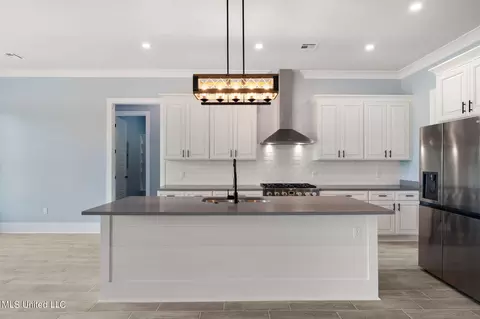 Kitchen - 5 S Caesar Dr, Carriere, MS 39426 photo 2 of 7
