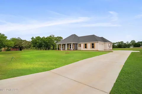 Exterior - 5 S Caesar Dr, Carriere, MS 39426 photo 5 of 13