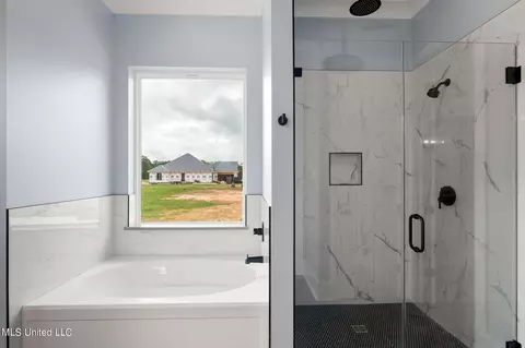 Bath - 5 S Caesar Dr, Carriere, MS 39426 photo 3 of 6