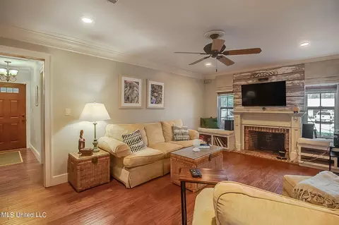Living - 408 E Second St, Long Beach, MS 39560 photo 2 of 3