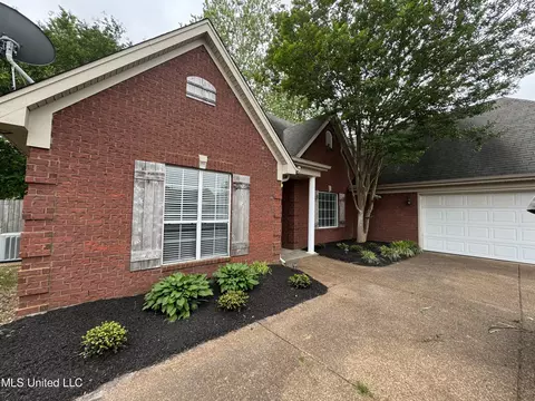 Exterior - 81 Mckinzie Cv, Hernando, MS 38632 photo 3 of 6