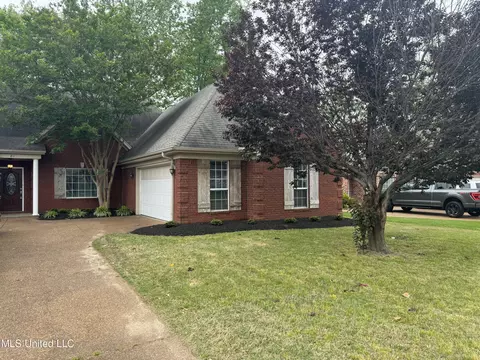 Exterior - 81 Mckinzie Cv, Hernando, MS 38632 photo 2 of 6
