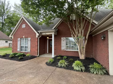 81 Mckinzie Cv, Hernando, MS 38632