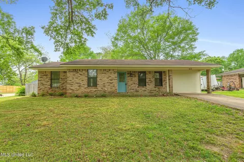 415 Mckay Cir, Pelahatchie, MS 39145