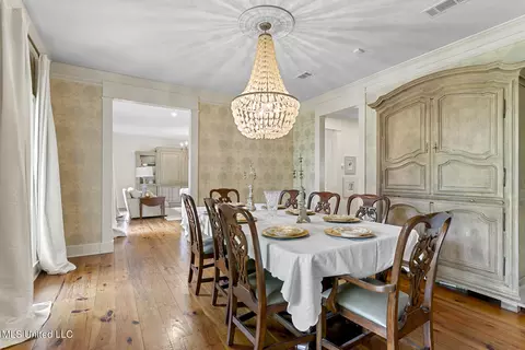 Dining - 19 Sheffield Ct, Jackson, MS 39211 photo 1 of 2