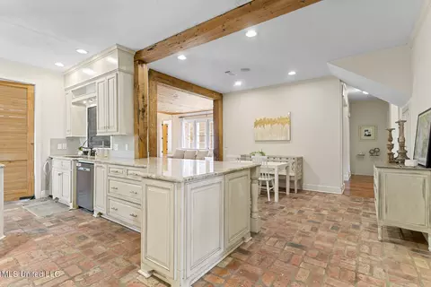 Kitchen - 19 Sheffield Ct, Jackson, MS 39211 photo 1 of 6