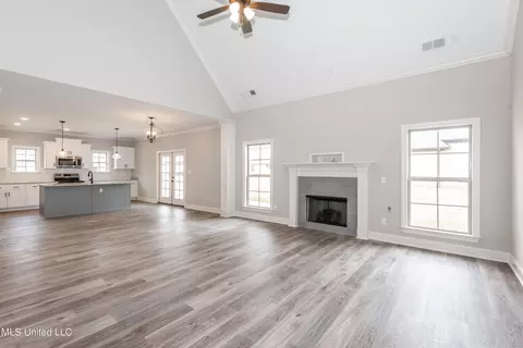 Living - 1810 Baisley Dr, Nesbit, MS 38651 photo 1 of 2