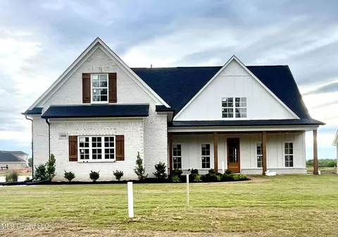 1810 Baisley Dr, Nesbit, MS 38651
