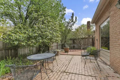 Exterior - 208 Park Lane Pl, Jackson, MS 39211 photo 5 of 5