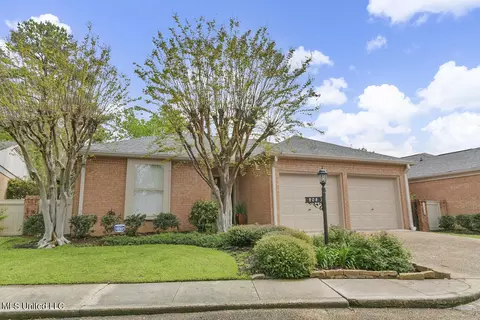 208 Park Lane Pl, Jackson, MS 39211
