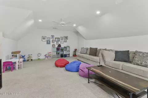 Living - 124 Dendron Dr, Jackson, MS 39211 photo 4 of 4