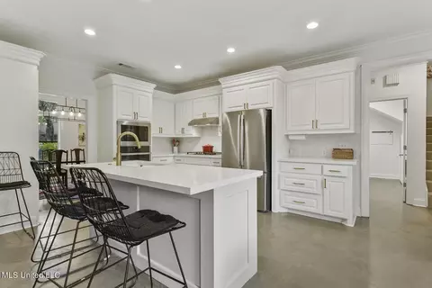 Kitchen - 124 Dendron Dr, Jackson, MS 39211 photo 1 of 5