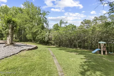 Exterior - 124 Dendron Dr, Jackson, MS 39211 photo 8 of 10