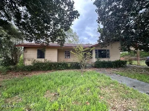 360 Johnson St, Canton, MS 39046