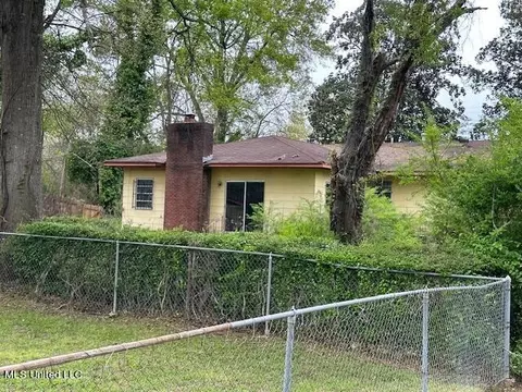 Exterior - 360 Johnson St, Canton, MS 39046 photo 3 of 4