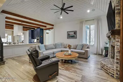 Living - 110 Garrison Way, Flowood, MS 39232 photo 6 of 12