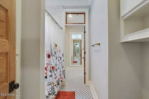 Entry Way - 110 Garrison Way, Flowood, MS 39232 photo 4 of 7