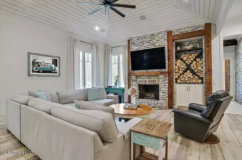 Living - 110 Garrison Way, Flowood, MS 39232 photo 5 of 12