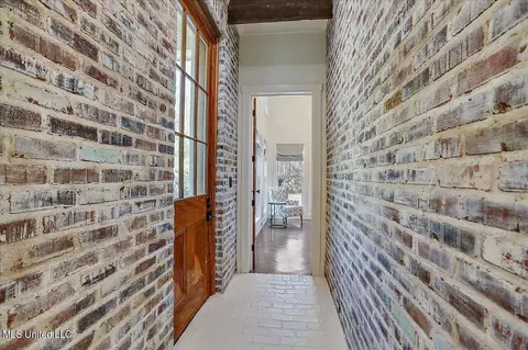 Entry Way - 110 Garrison Way, Flowood, MS 39232 photo 6 of 7