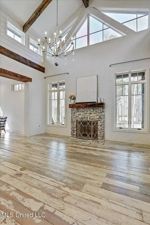 Living - 110 Garrison Way, Flowood, MS 39232 photo 2 of 12