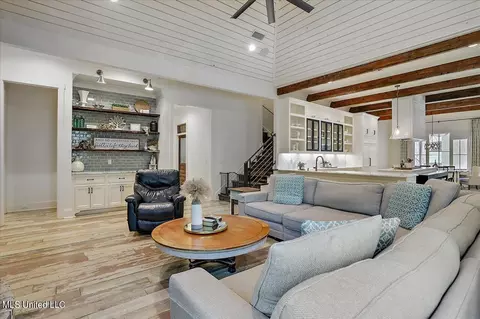 Living - 110 Garrison Way, Flowood, MS 39232 photo 7 of 12
