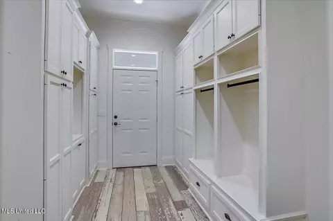 Entry Way - 110 Garrison Way, Flowood, MS 39232 photo 5 of 7