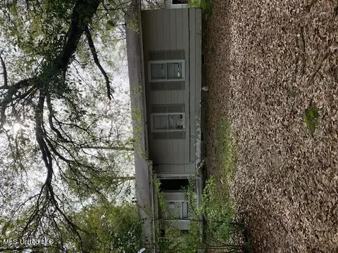 319 Beverly Cir, Crystal Springs, MS 39059