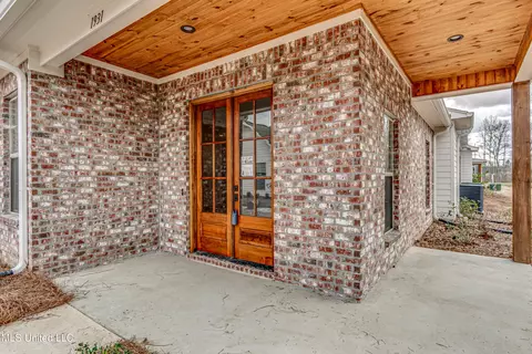 1931 Freedom Ring Dr, Brandon, MS 39047 photo 2