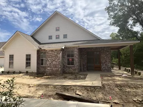 1931 Freedom Ring Dr, Brandon, MS 39047