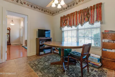 Dining - 121 Brookside Dr, Clinton, MS 39056 photo 2 of 3