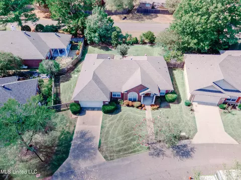 Exterior - 121 Brookside Dr, Clinton, MS 39056 photo 6 of 23