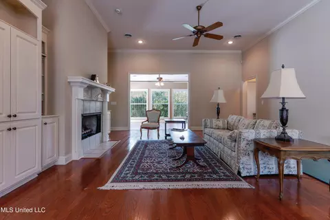 Living - 121 Brookside Dr, Clinton, MS 39056 photo 2 of 9