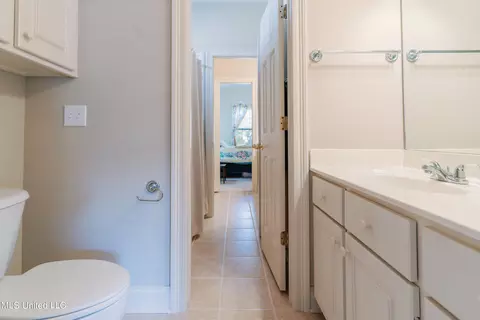 Bath - 121 Brookside Dr, Clinton, MS 39056 photo 6 of 12