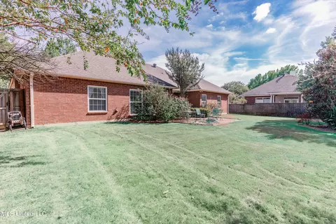 Exterior - 121 Brookside Dr, Clinton, MS 39056 photo 21 of 23