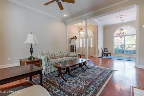 Living - 121 Brookside Dr, Clinton, MS 39056 photo 4 of 9